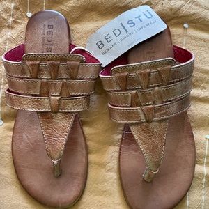 Bed Stu. Yoli. Size 6